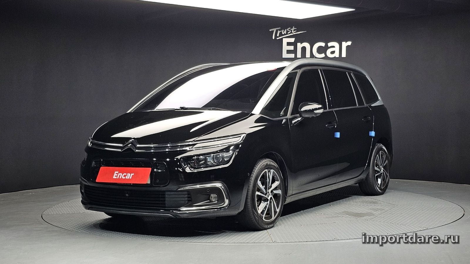Citroen C4 спереди