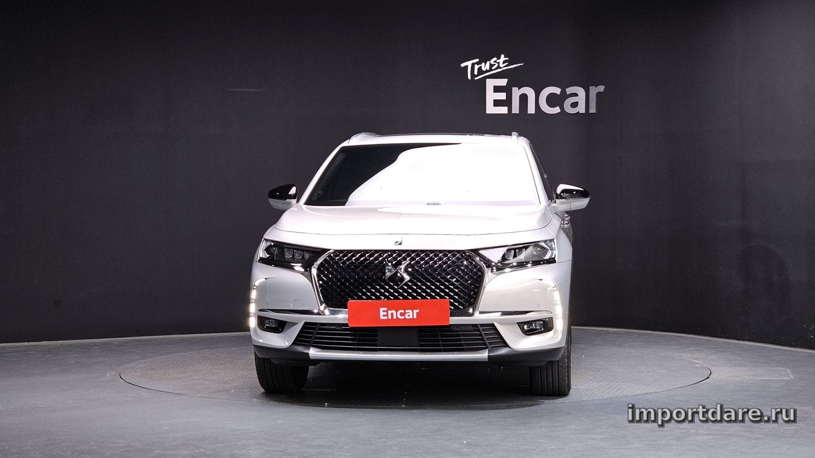 Citroen DS7 Cross сзади