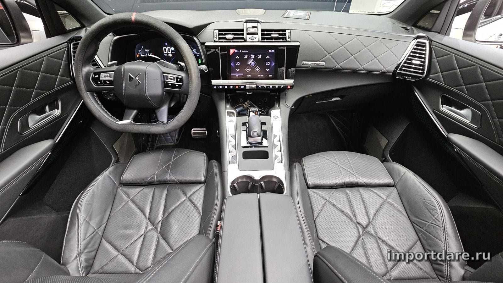 Citroen DS7 Crossback сзади