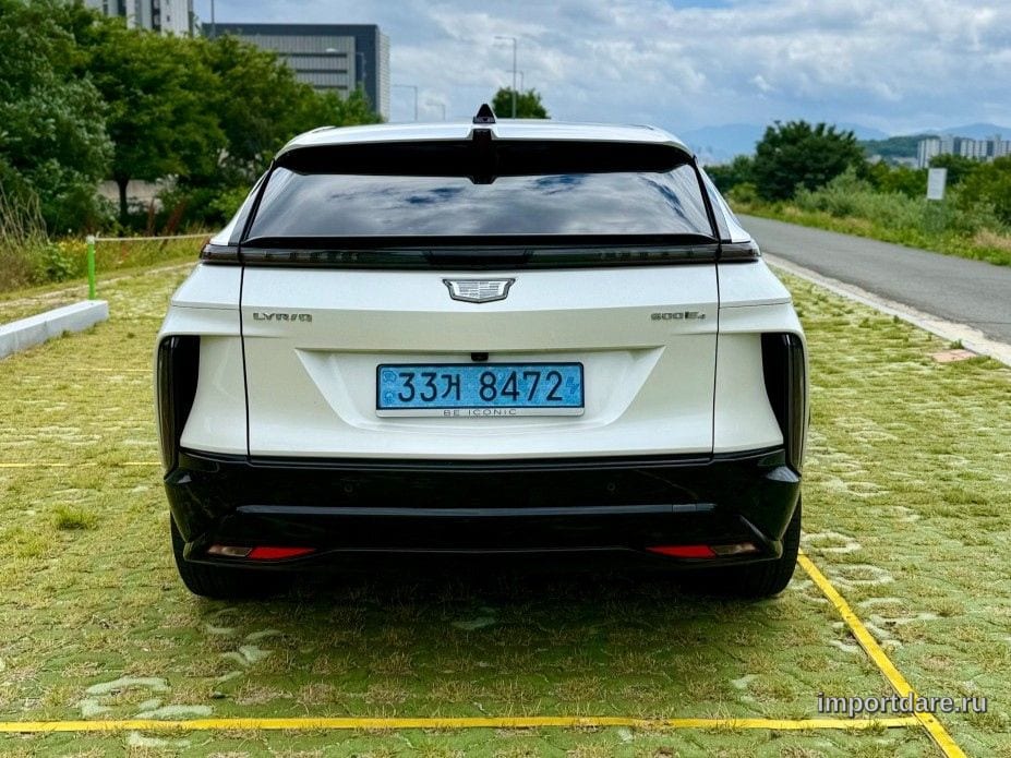 Cadillac Lyriq интерьер