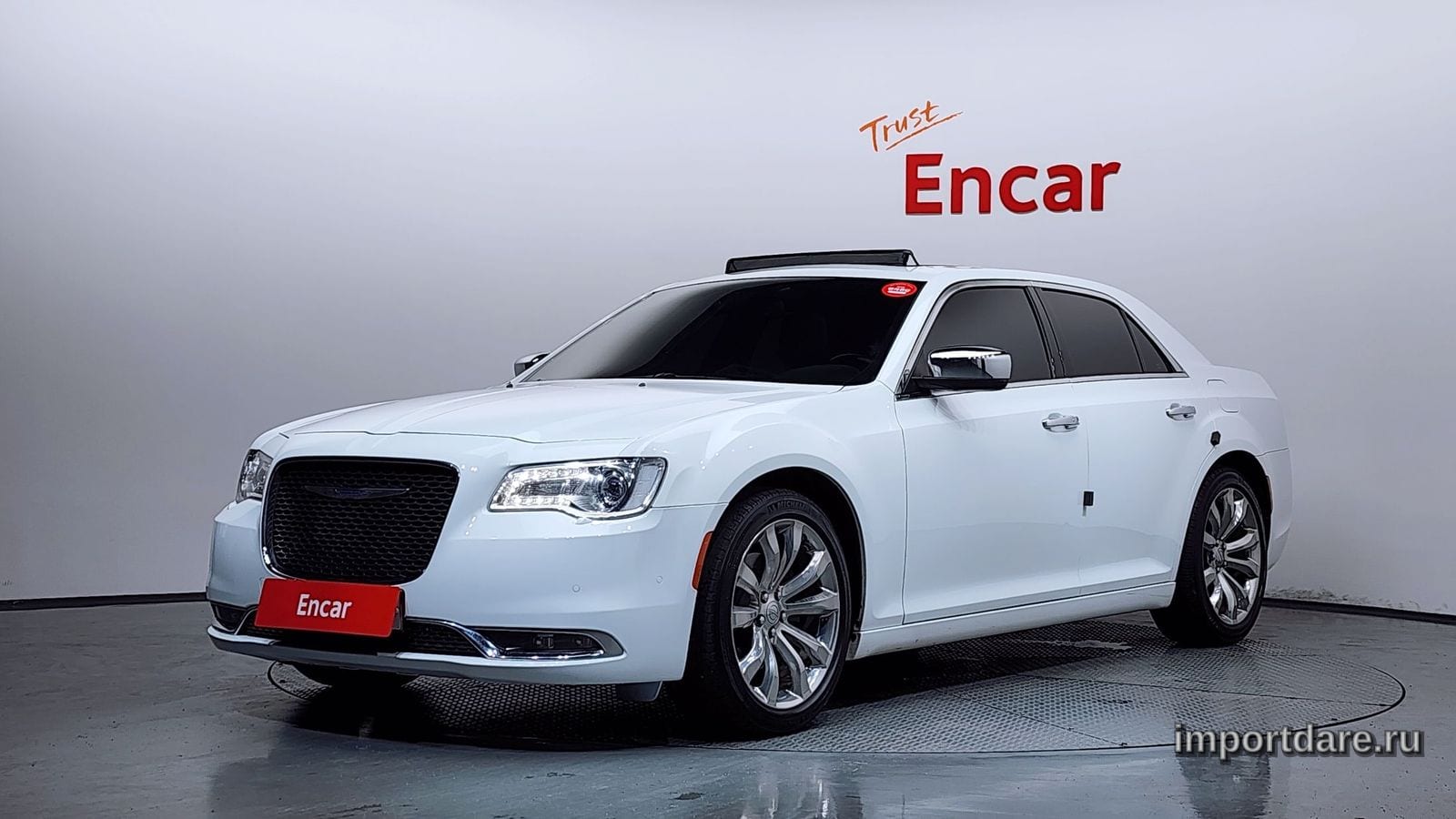 Chrysler 300C спереди