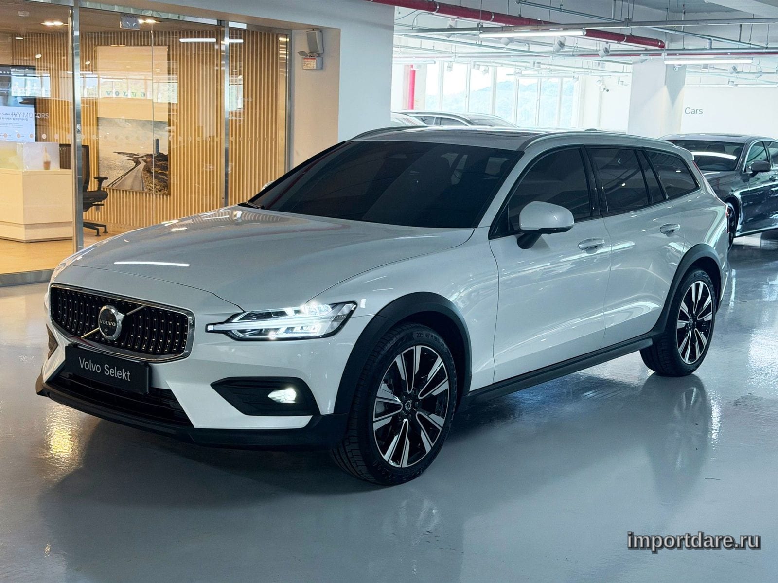 Volvo V60 Cross Country 2025