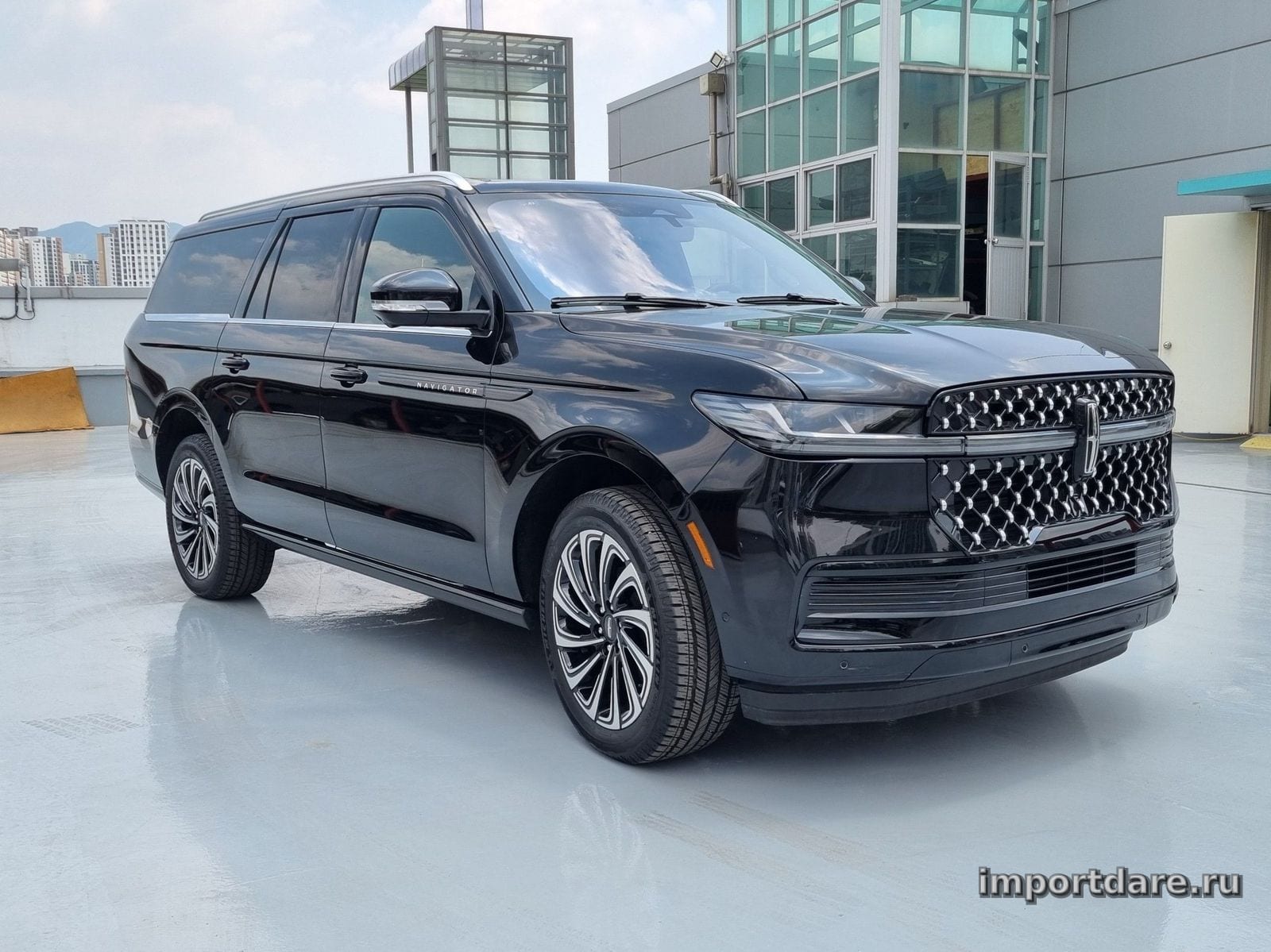 Lincoln Navigator сбоку