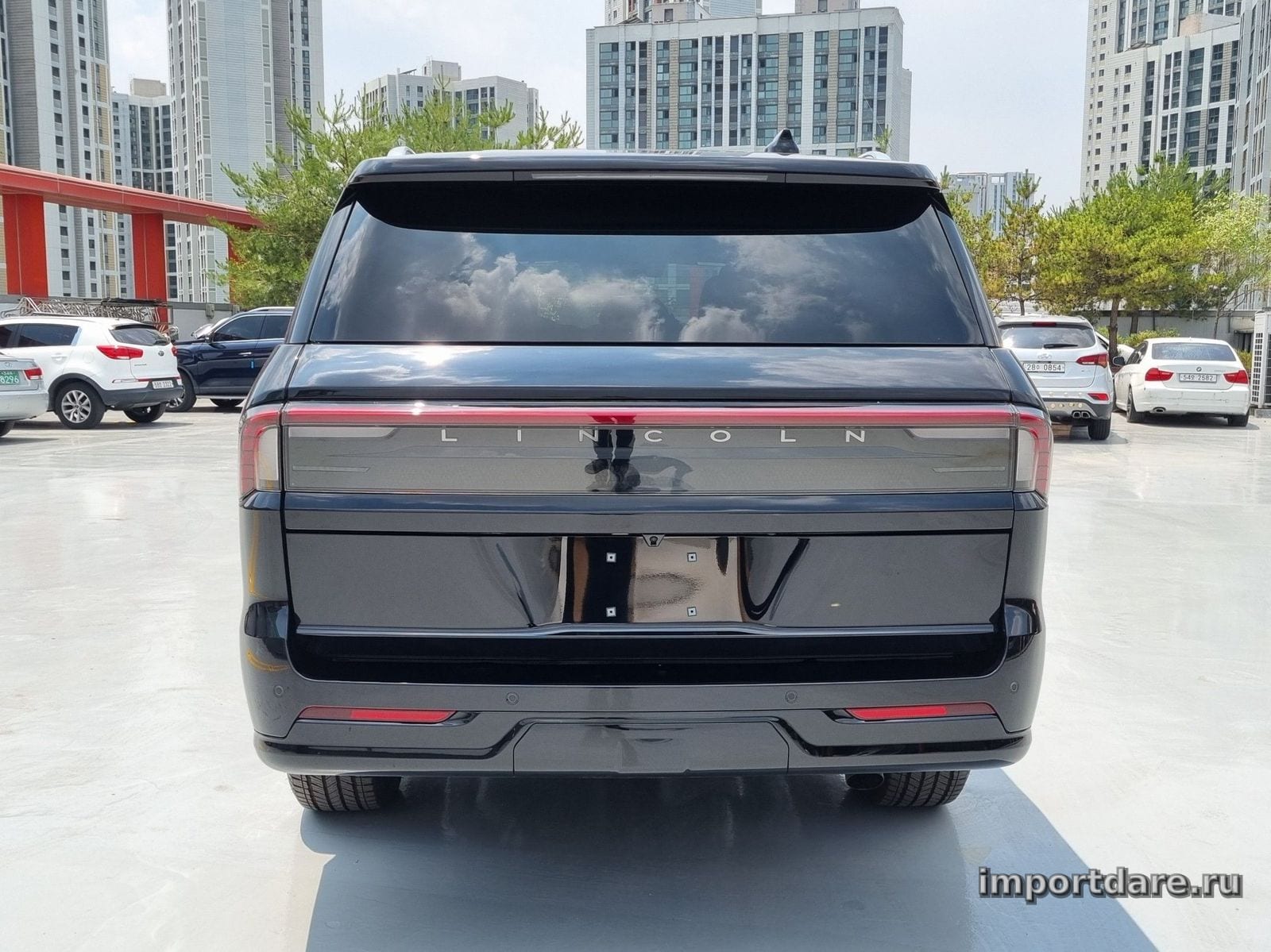 Lincoln Navigator сзади