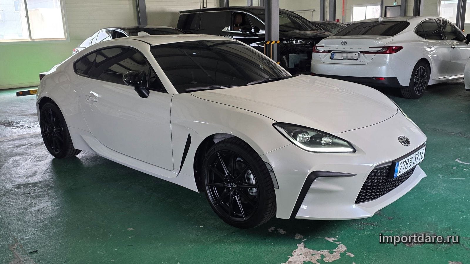 Toyota 86 сбоку