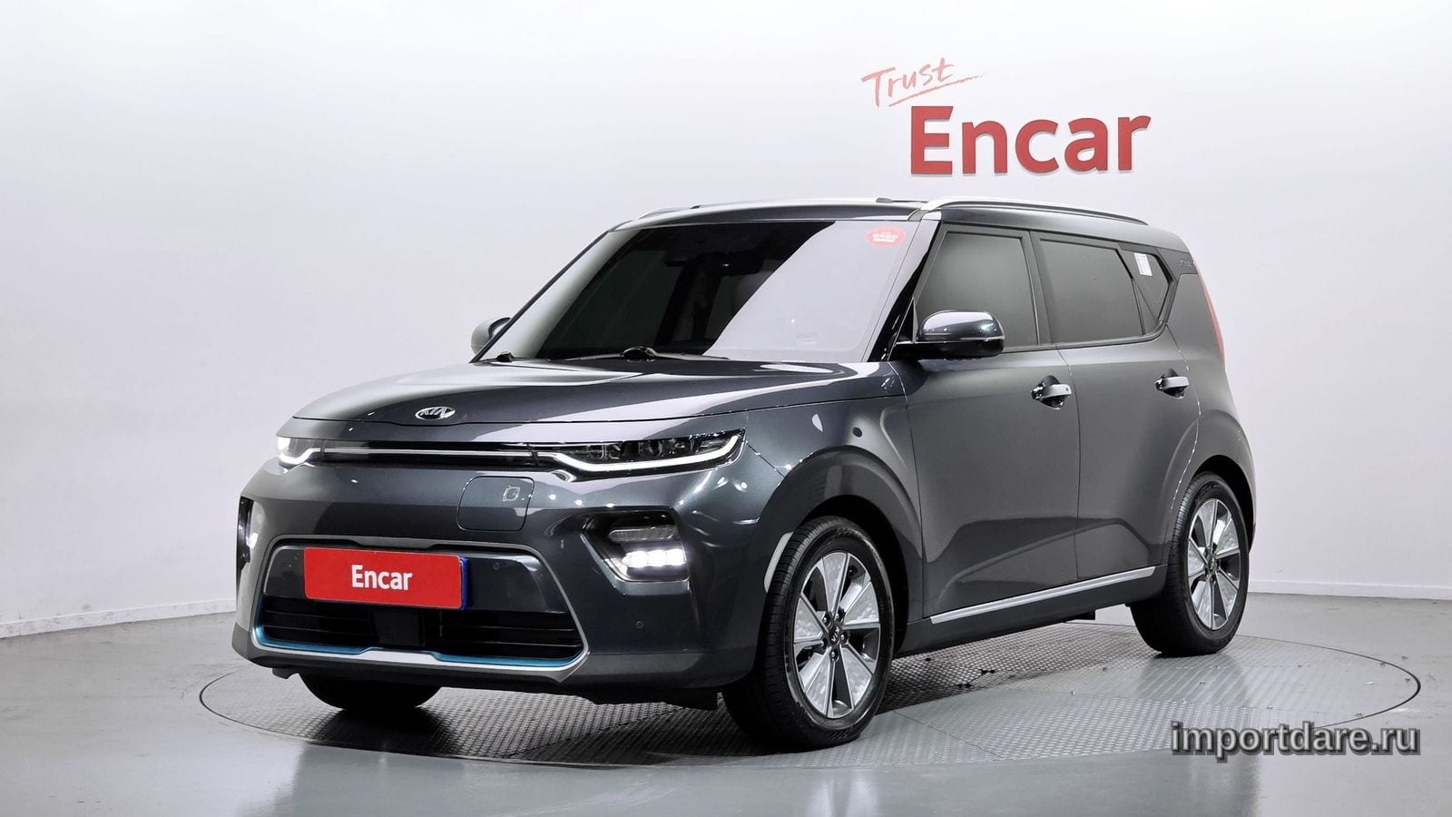 Kia Soul Booster EV спереди