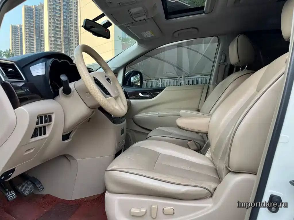 Nissan Quest интерьер