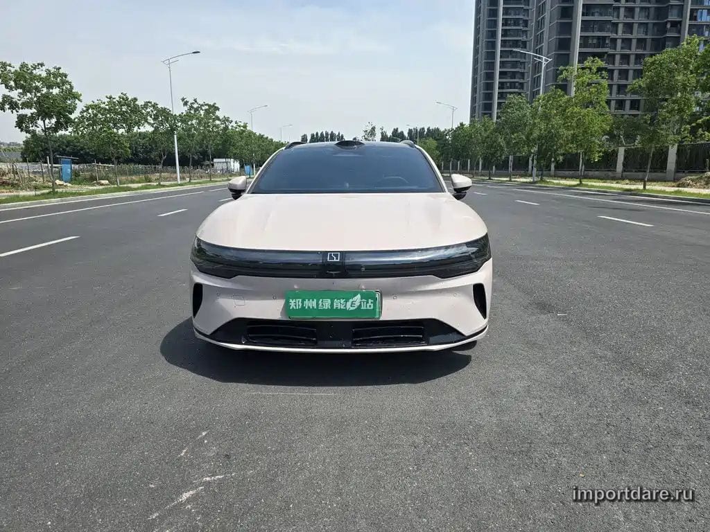 Zeekr 007 сзади