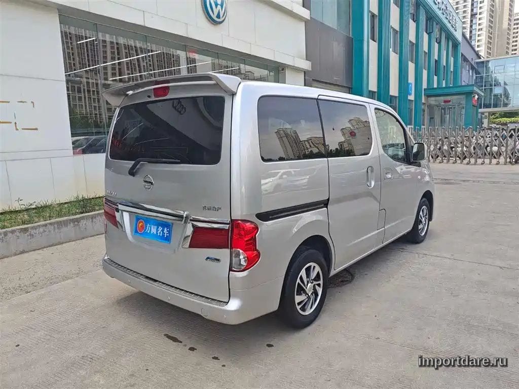 Nissan NV200 интерьер