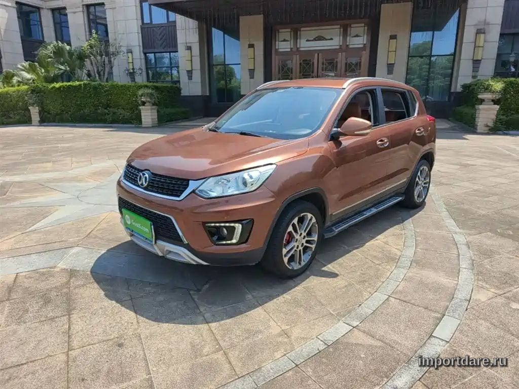 BAIC SENOVA X35 2017 — 185 100 км, жёлто-оранжевый, Китай — под ключ — фото 1
