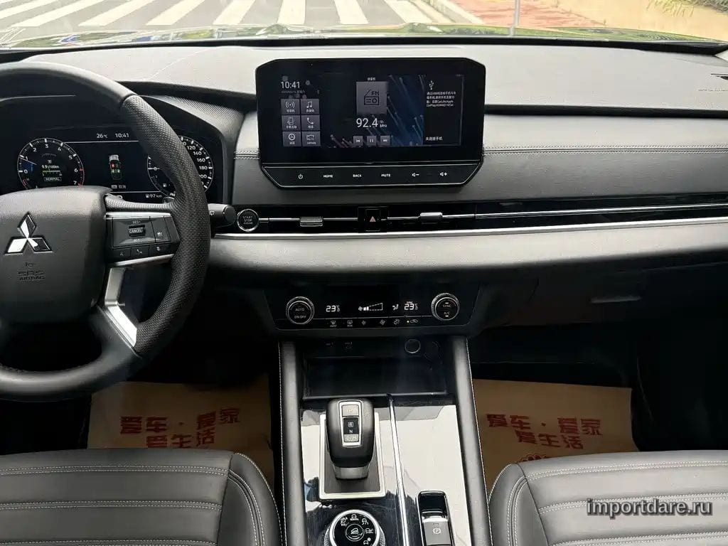 Mitsubishi Outlander детали