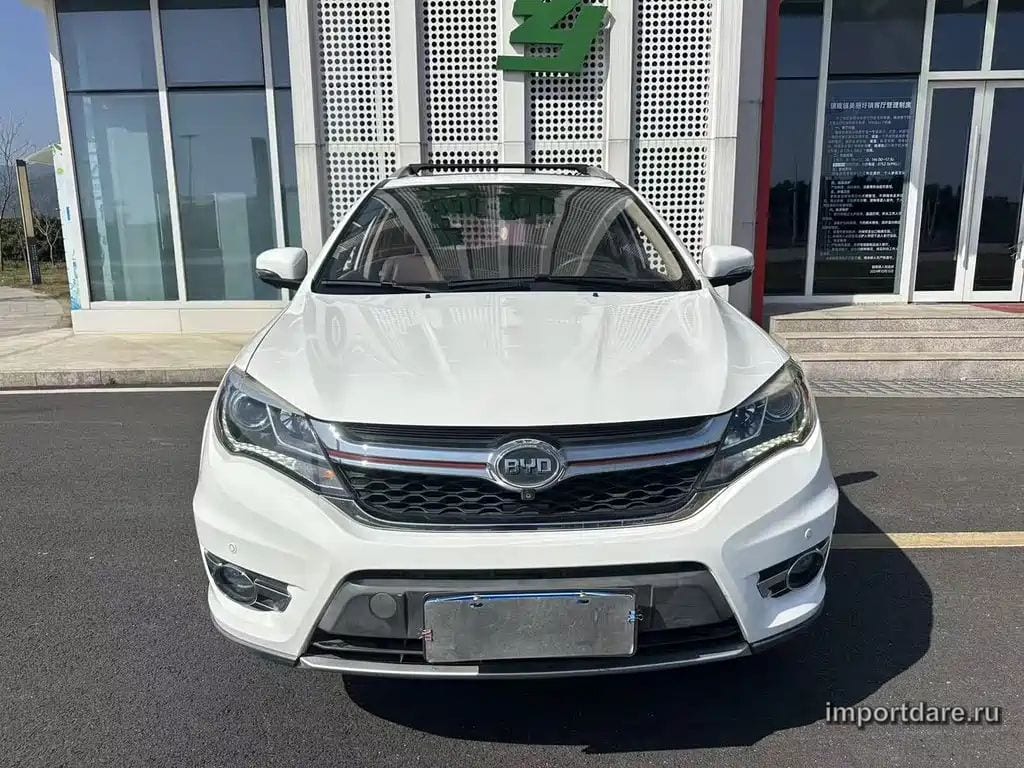 BYD S7 сбоку