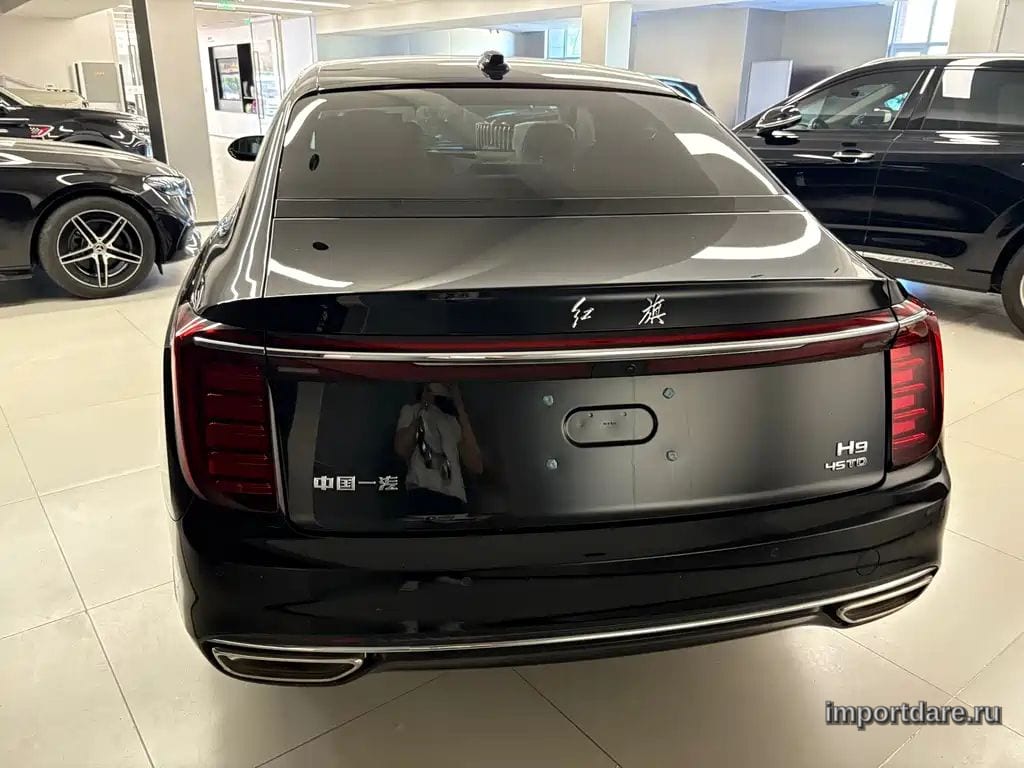 Hongqi H9 сзади