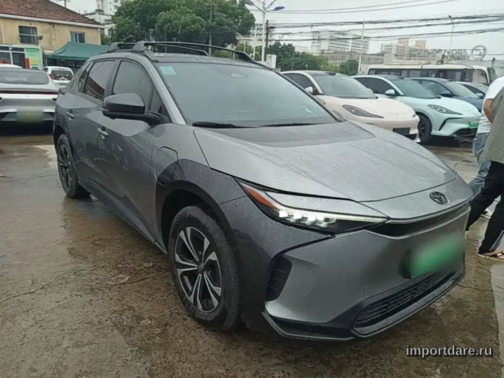 Toyota BZ4X сзади
