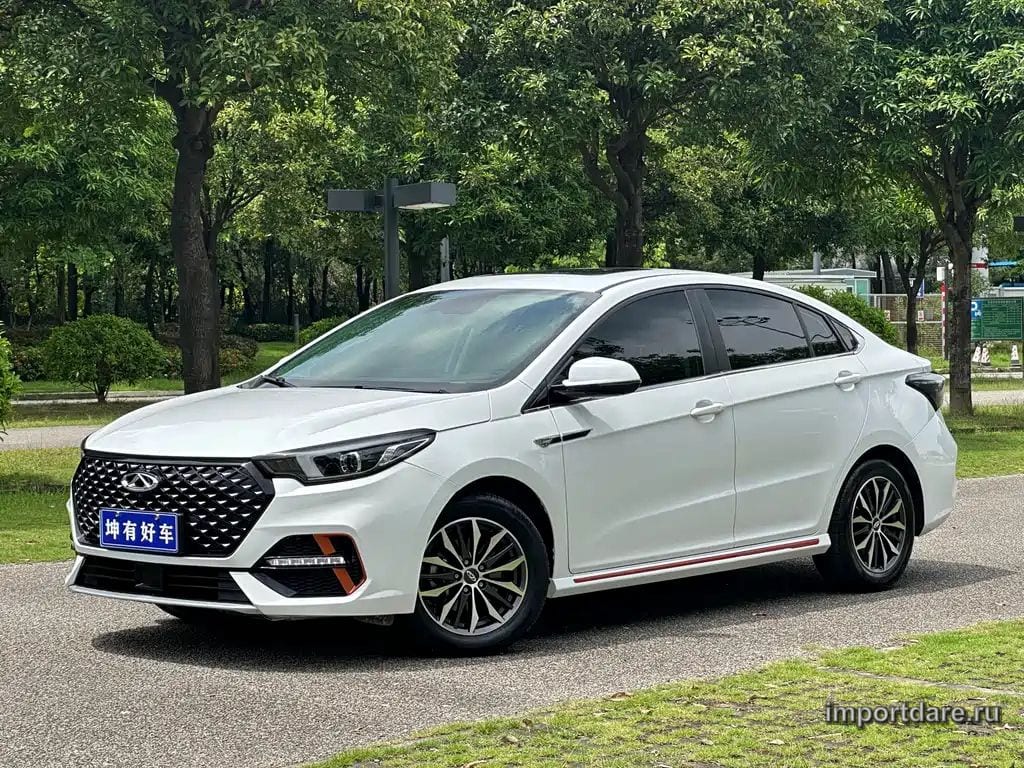 CHERY ARRIZO 5 PLUS 2023 — 26 000 км, белый, Китай — под ключ — фото 1