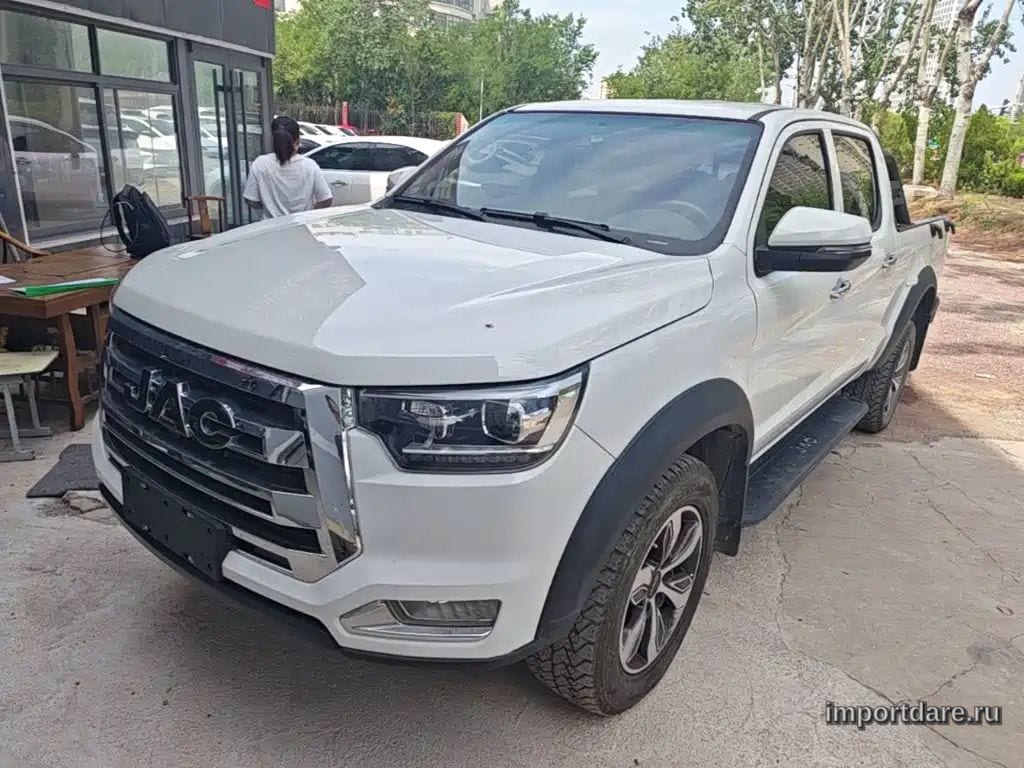 JAC Motors спереди