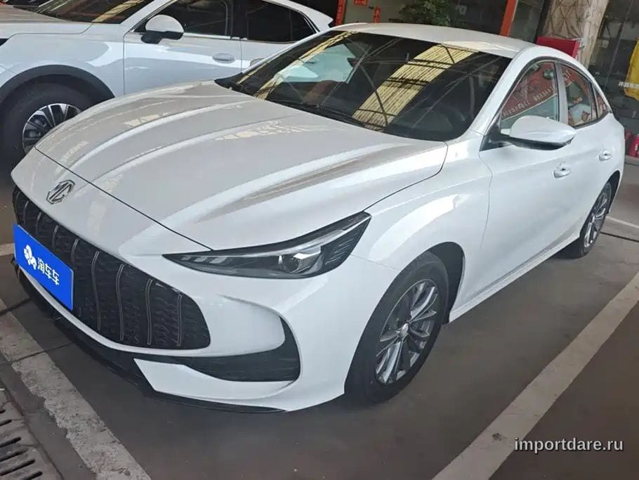 MG MG5 спереди