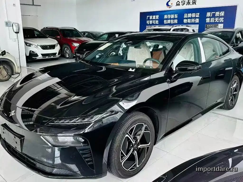 Dongfeng EP0 спереди