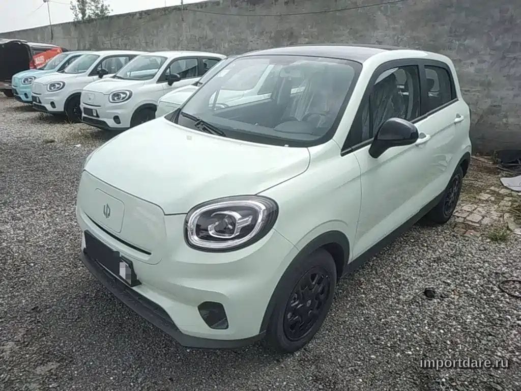 Leapmotor T03 сбоку