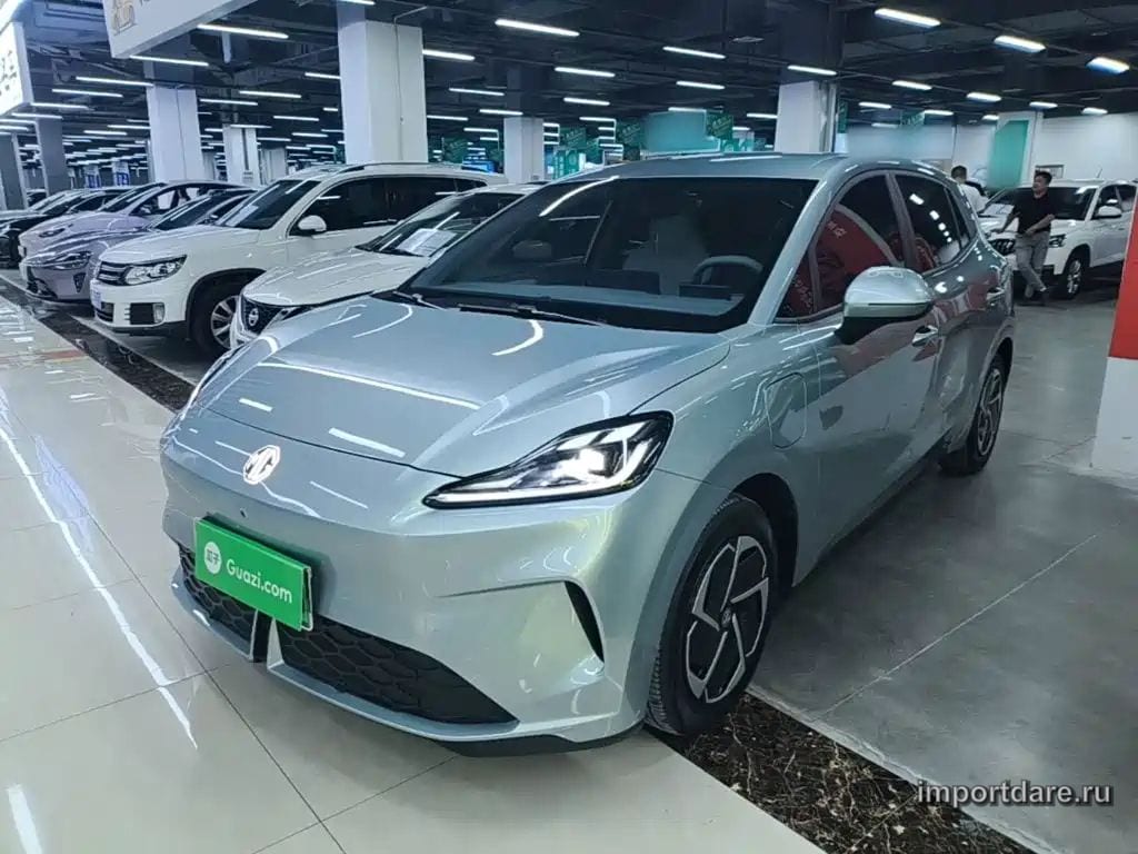 MG MG4 EV спереди