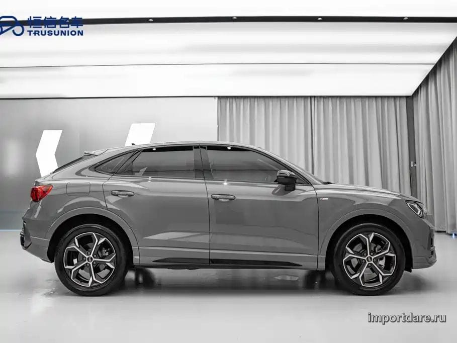 AUDI Q3 SPORTBACK 2024 — 9 700 км, серебристый, Китай — под ключ — фото 4