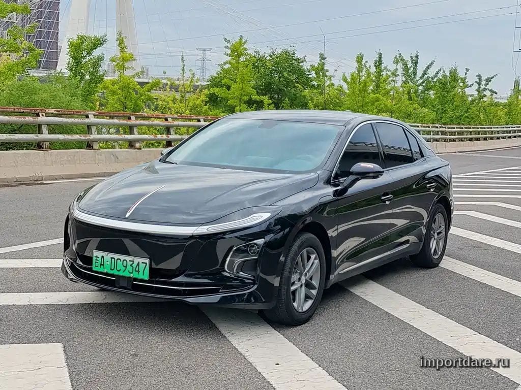 Hongqi E-QM5 2026