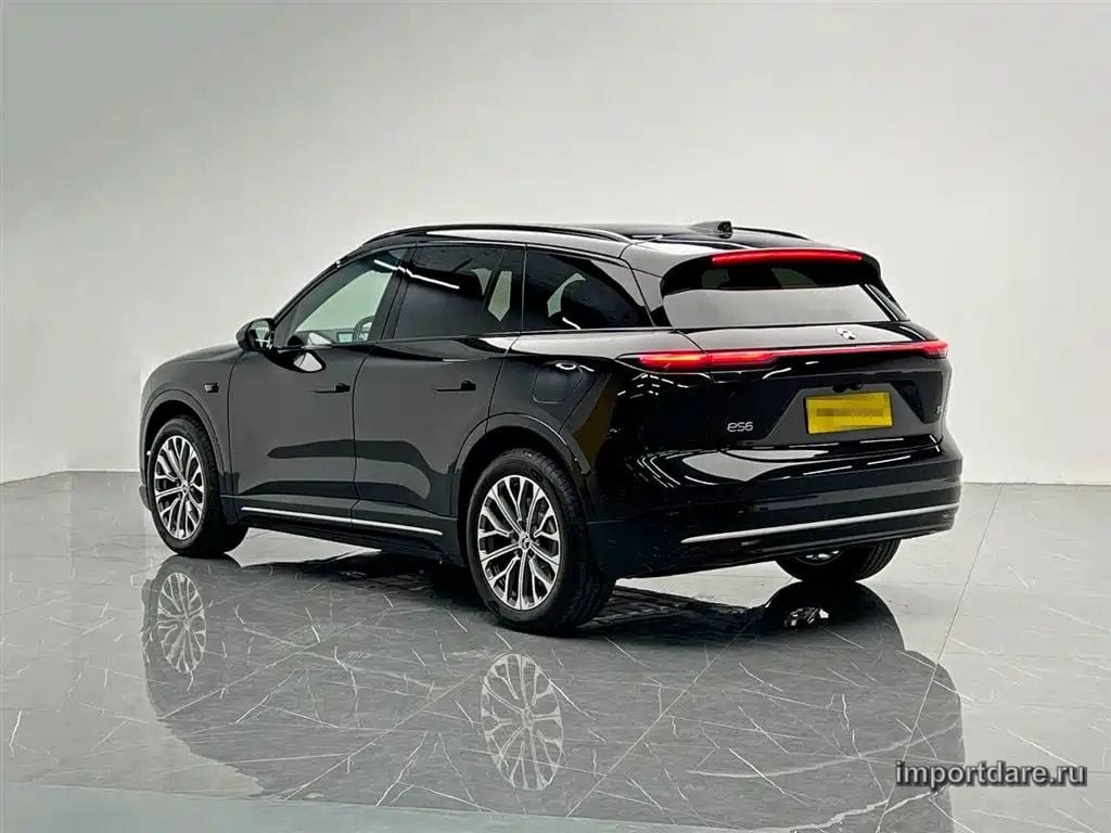 Nio EC6 сзади