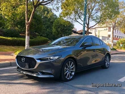 Mazda 3 сзади
