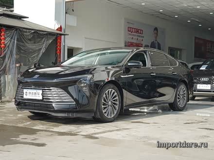 Buick Lacrosse сзади