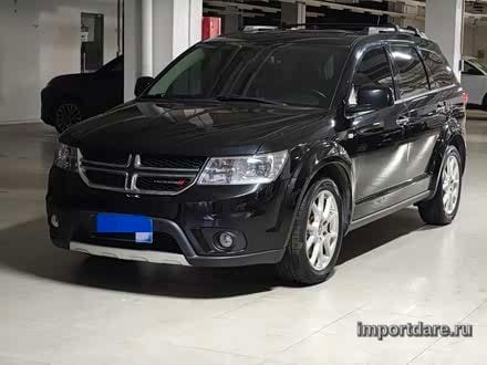 Dodge Journey сбоку