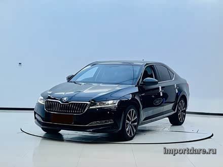 Skoda Superb сбоку