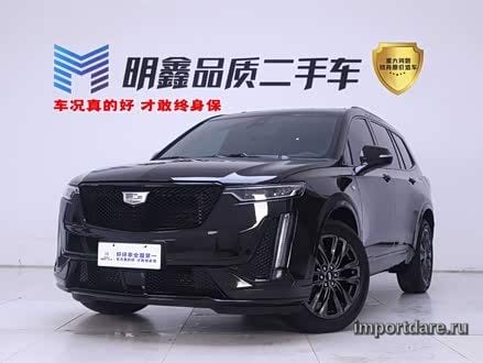 Cadillac XT6 спереди
