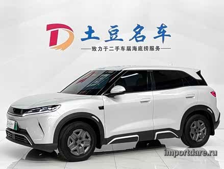 BYD Yuan сбоку
