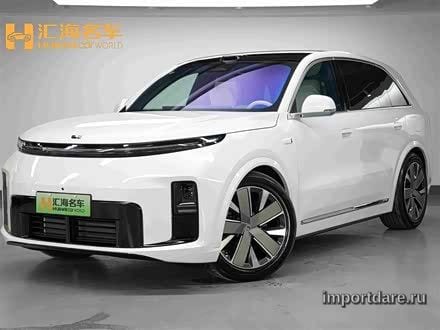 Li Auto L8 сбоку