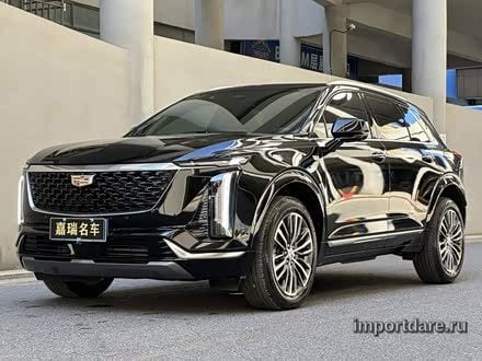 Cadillac XT5 спереди