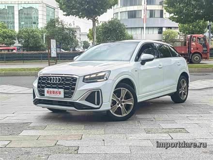 Audi Q2L интерьер
