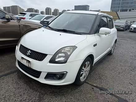Suzuki Swift сзади
