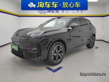 Lynk & Co 08 Em-P сзади