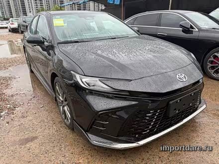 Toyota Camry сбоку
