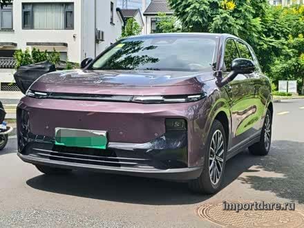 Leapmotor B10 сбоку