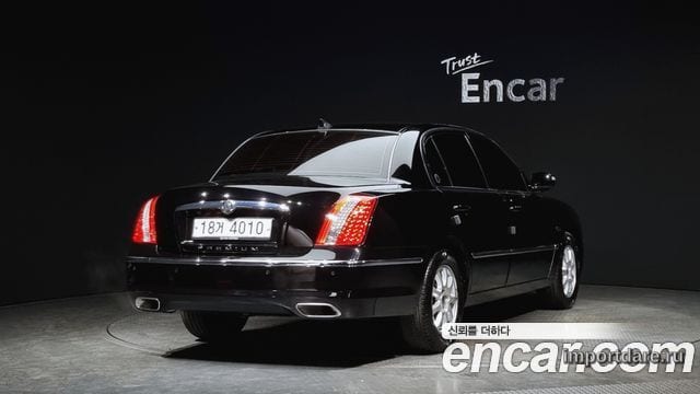 Kia Opirus сбоку