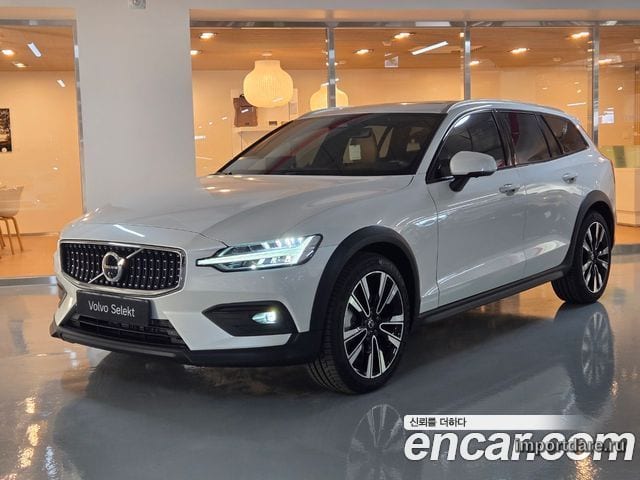 Volvo V60 Cross Country 2025