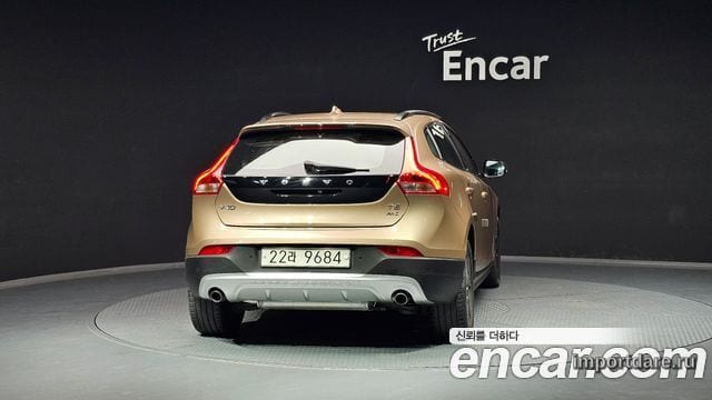 VOLVO V40 CROSS COUNTRY 2013 — 112 468 км, золотистый, Корея — под ключ — фото 4