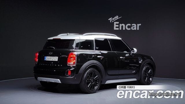 MINI COOPER D COUNTRYMAN 2018 — 70 014 км, чёрный, Корея — под ключ — фото 2
