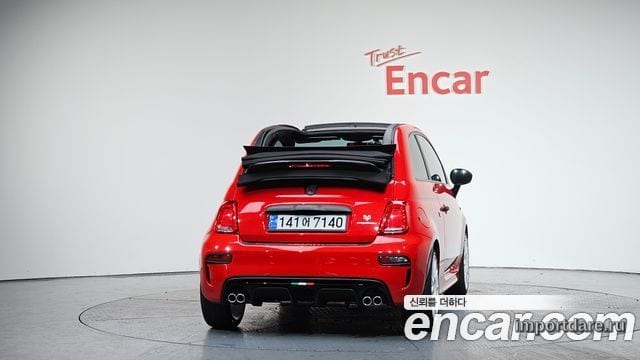 FIAT 500C сзади
