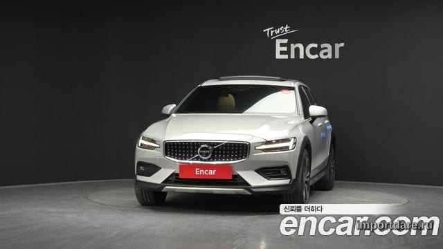 VOLVO V60 CROSS COUNTRY 2021 — 66 212 км, серебристо-серый, Корея — под ключ — фото 3