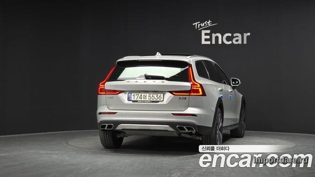 VOLVO V60 CROSS COUNTRY 2021 — 66 212 км, серебристо-серый, Корея — под ключ — фото 4
