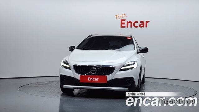 VOLVO V40 CROSS COUNTRY 2018 — 221 349 км, белый, Корея — под ключ — фото 3