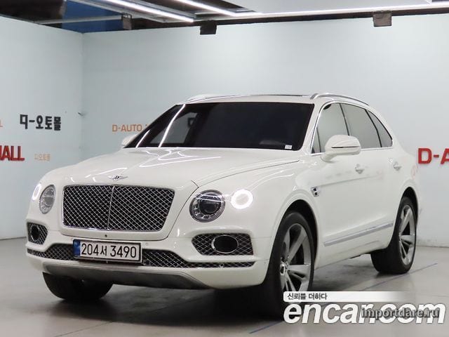 BENTLEY BENTAYGA 2018 — 86 400 км, белый, Корея — под ключ — фото 1