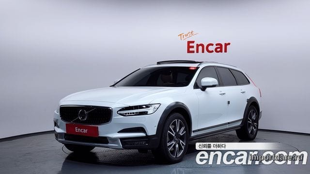 VOLVO V90 CROSS COUNTRY 2018 — 92 158 км, белый, Корея — под ключ — фото 1